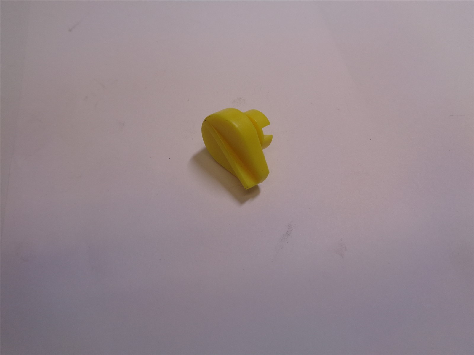 12204/12206/12208/12209 RIGHT LOCKING LEVER CLIP